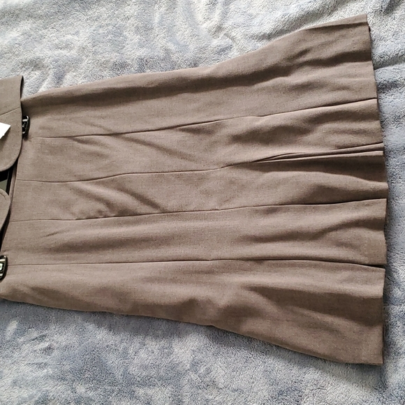 AGB suit jacket and skirt, gray, size 4 - Picture 2 of 6